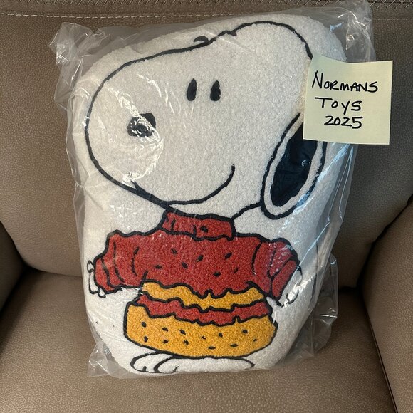 VHTF Peanuts SNOOPY in a PUFFER SWEATER 14 x 17" Sherpa Pillow NWT - Picture 1 of 3